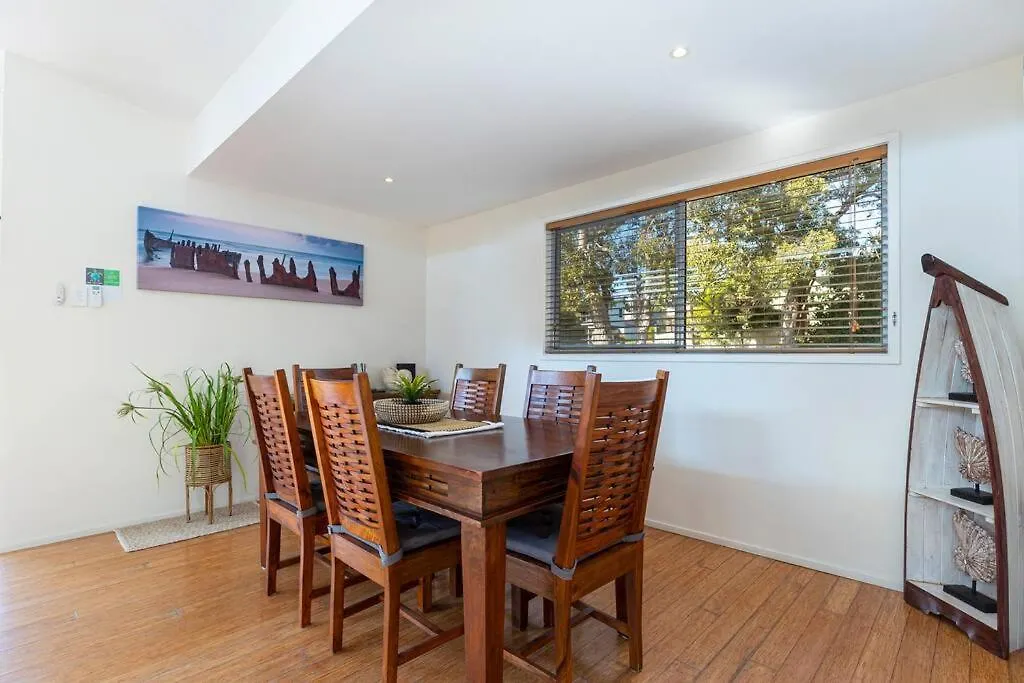 Holiday home Delightful Dicky Beach 3 Bedroom Holiday House Caloundra