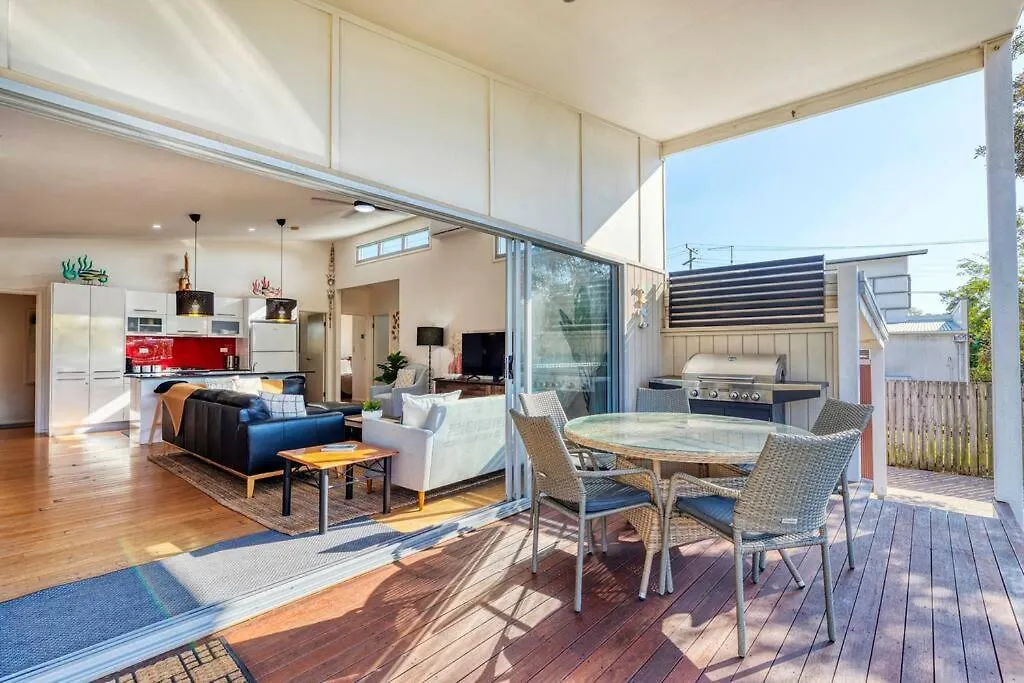 Delightful Dicky Beach 3 Bedroom Holiday House Caloundra