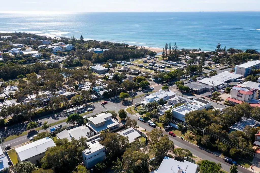 Holiday home Delightful Dicky Beach 3 Bedroom Holiday House Caloundra